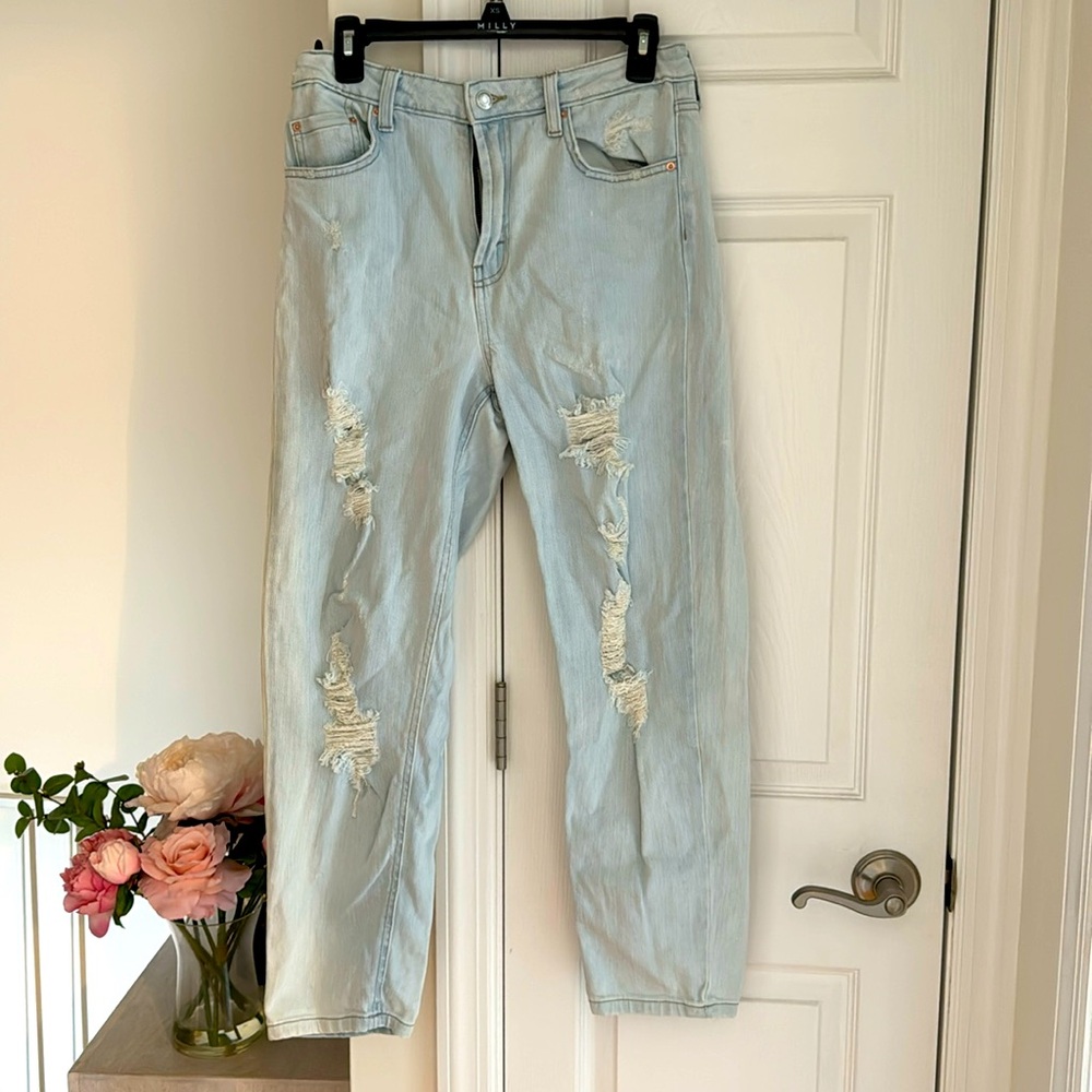 Wild fable highest rise mom Jean size 99% cotton 1% spandex